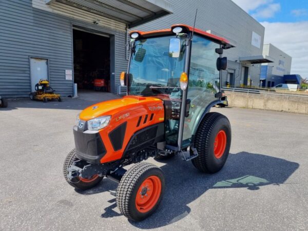 Kubota lx 351 tractor cab 9  600x450